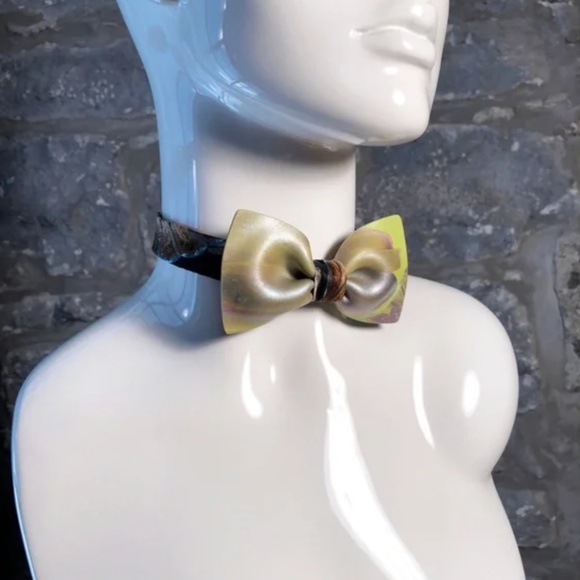 Guillotine Sculpted Bow Tie: Dakota - Picture 2 of 3
